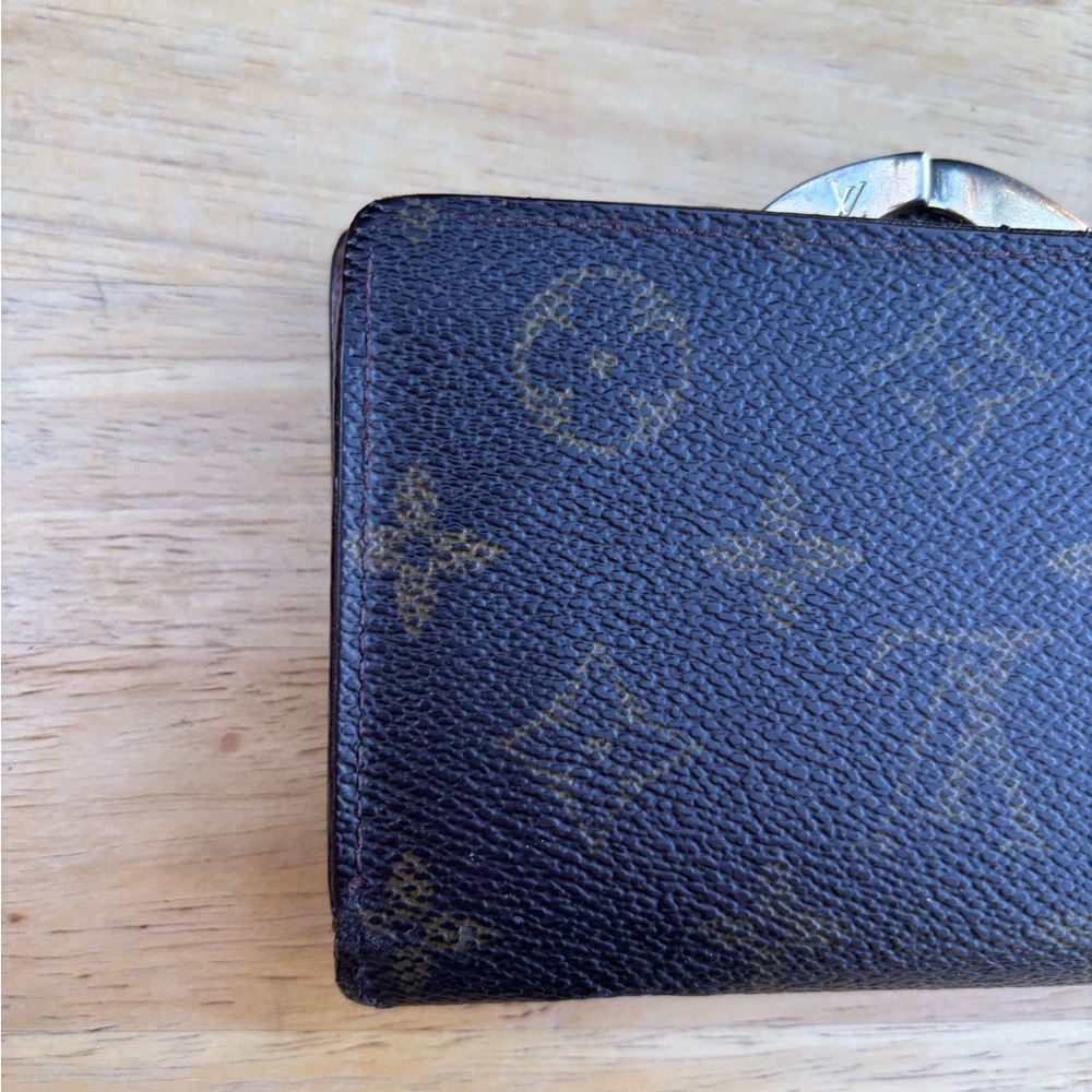 Louis Vuitton Brown Monogram Kisslock Wallet - Picture 6 of 16